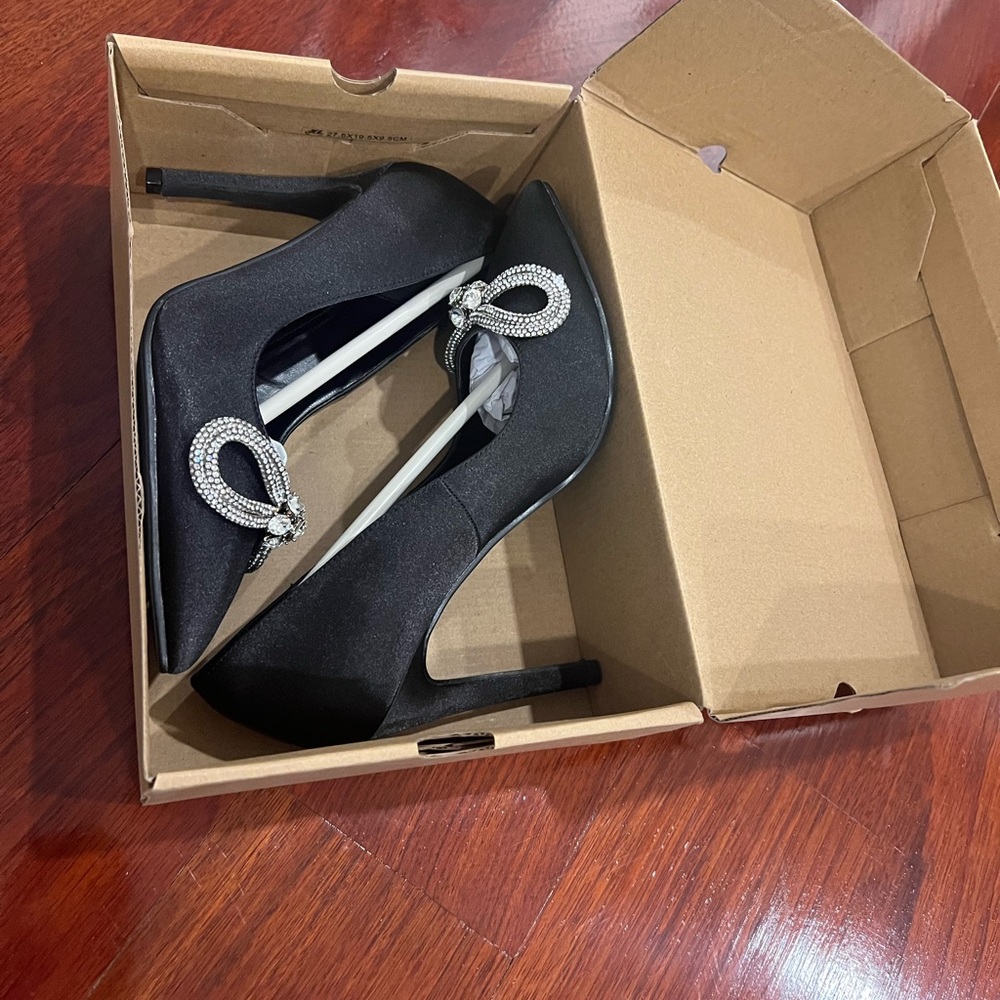 NWT Black Heels